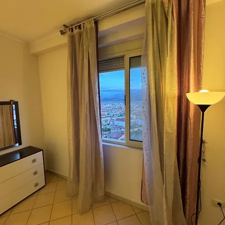 3 Bedrooms Apartment